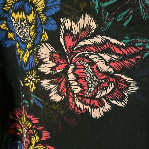 CAbi Olivia blouse, Size Large and in Navy - Picture 3 of 5